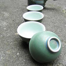 壺中天地，杯里乾坤 當(dāng)代陶瓷茶具的文化意蘊(yùn)